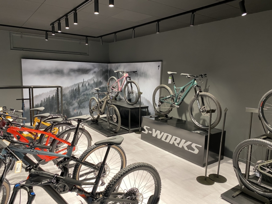 Drift Bike Shop in Bad Ragaz mit Verkaufsraumbeleuchtung